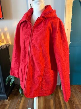 totes Quilted Hooded Jacket in Bright Red